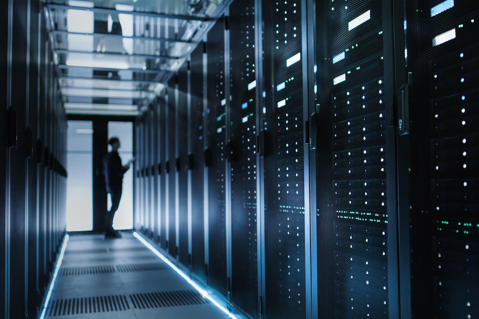 Veri Merkezlerinde Güç Kullanımı Verimliliğini (PUE) İyileştirme