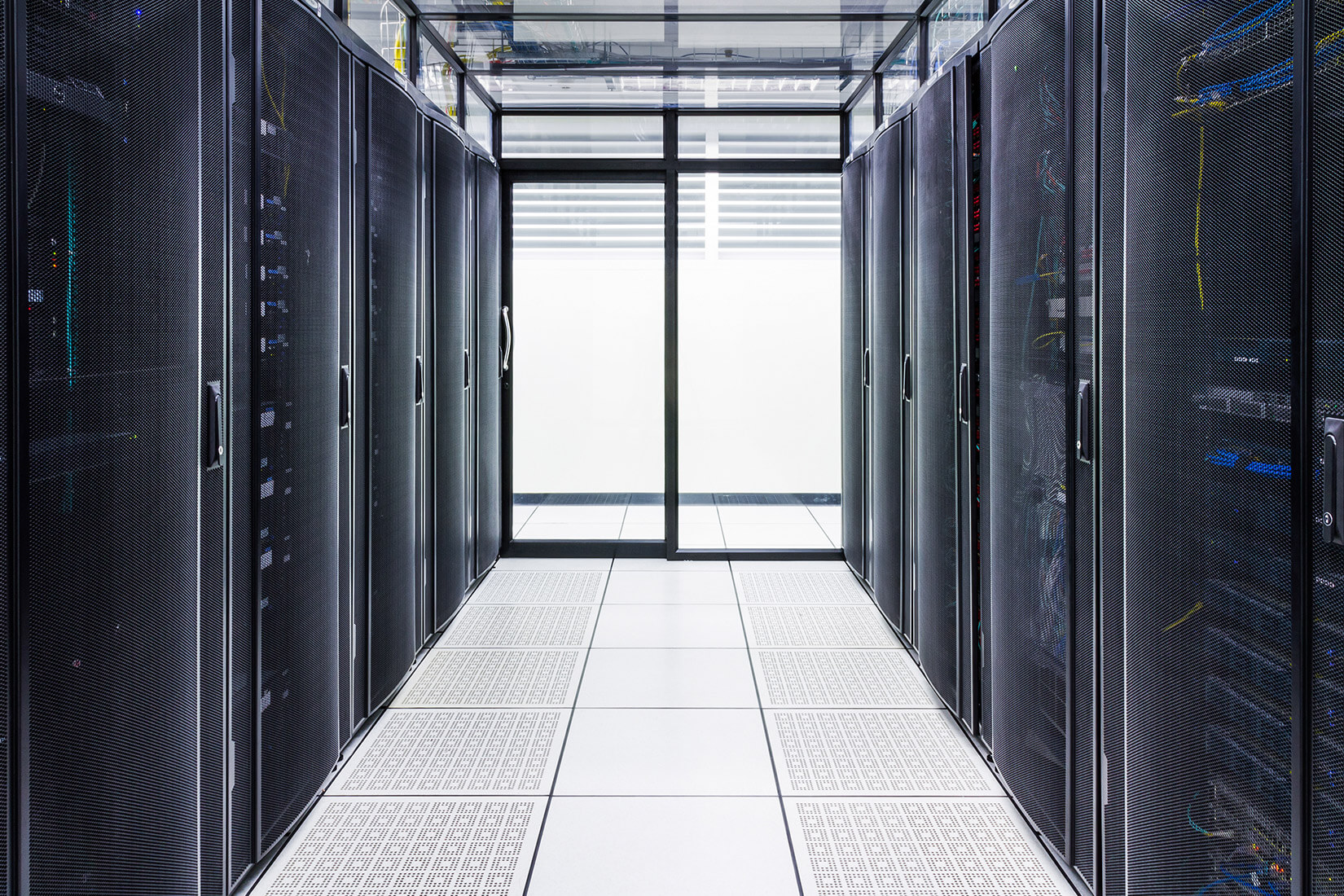 İşletmeler İçin En İyi Co-location Sağlayıcıları Karşılaştırması